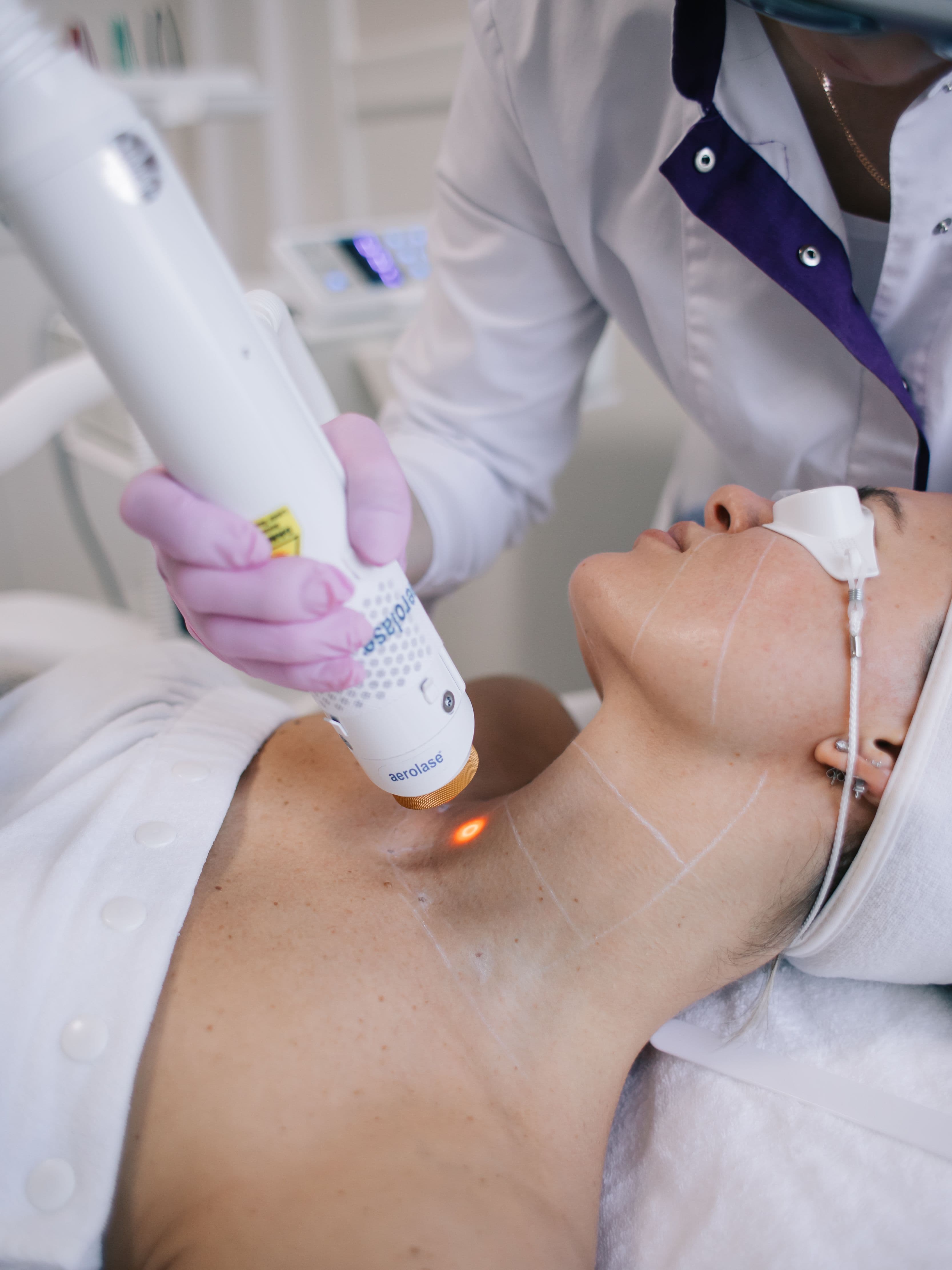 Aerolase Neo Elite in action