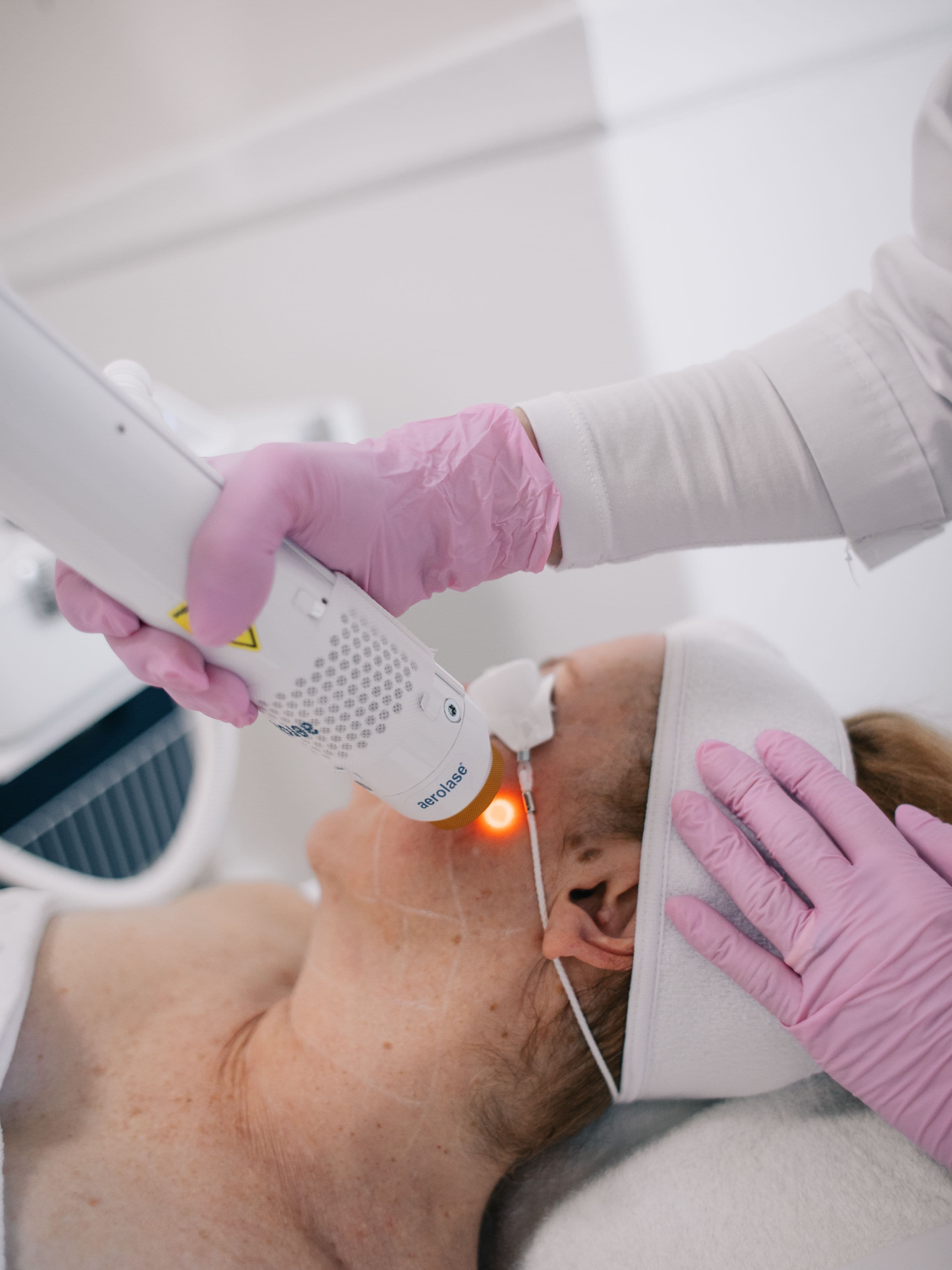 Aerolase Neo Elite in action